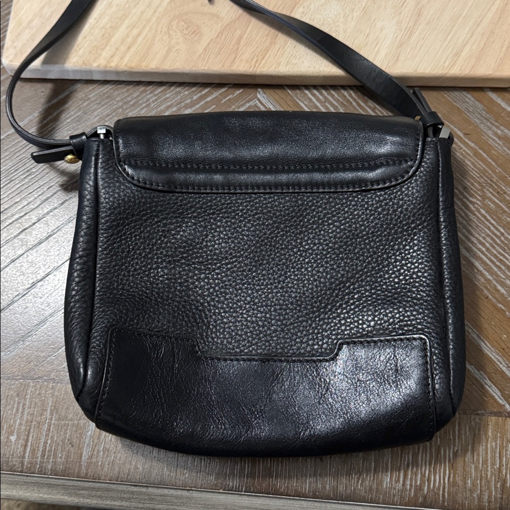 Marc by Marc Jacobs black leather crossbody bag! - Picture 2 of 6